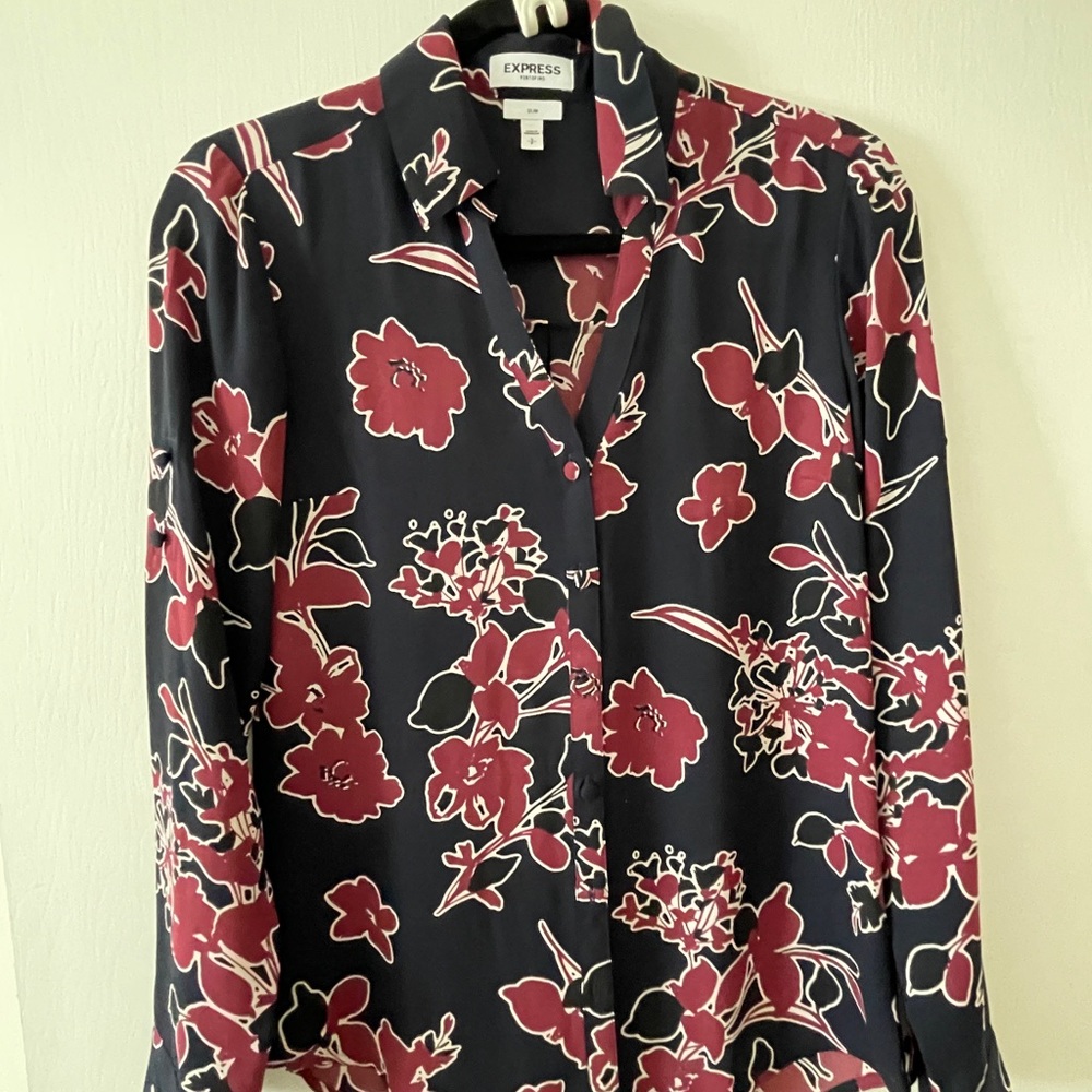 Express portofino blouse. Size S. Color: purple